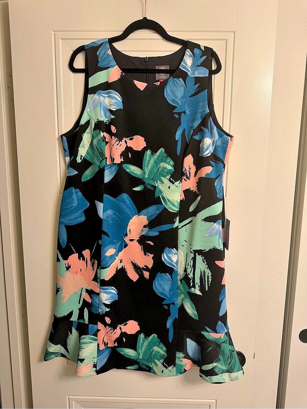 Vince Camuto Floral Dress in Black, blue, green & pink Size 16W